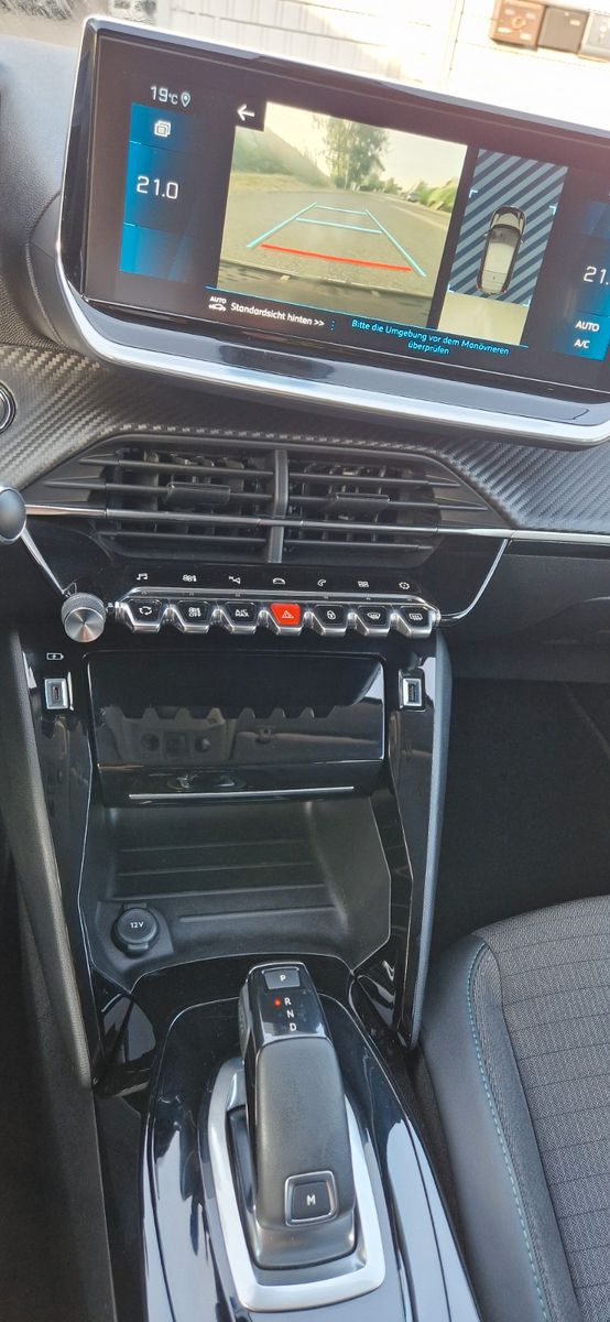Peugeot 208 Allure Pack 3D Cockpit GPS